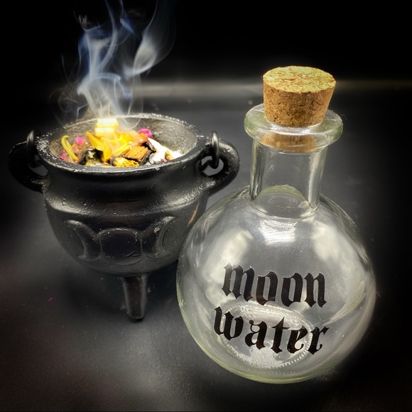 Just a little witchy shop with little witchy things! - Picture 4 of 12